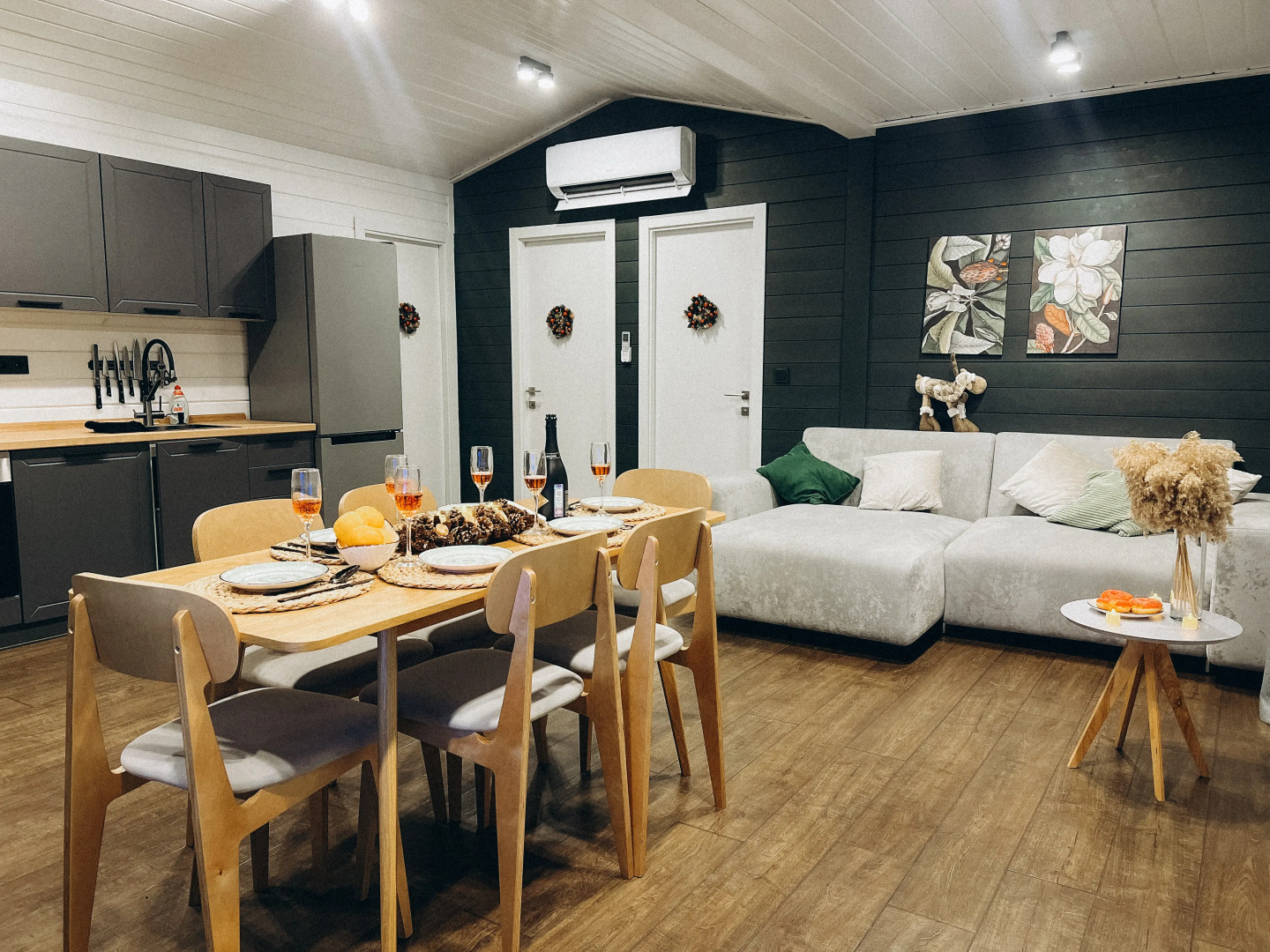 Частный дом с гриль-мангалом, сауной и большой террасой