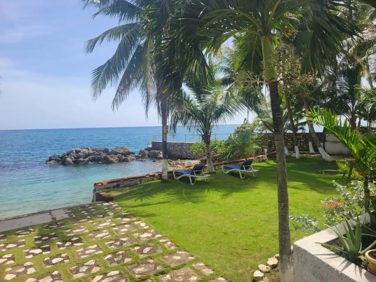 Апартаменты Chrisanns Beach Resort