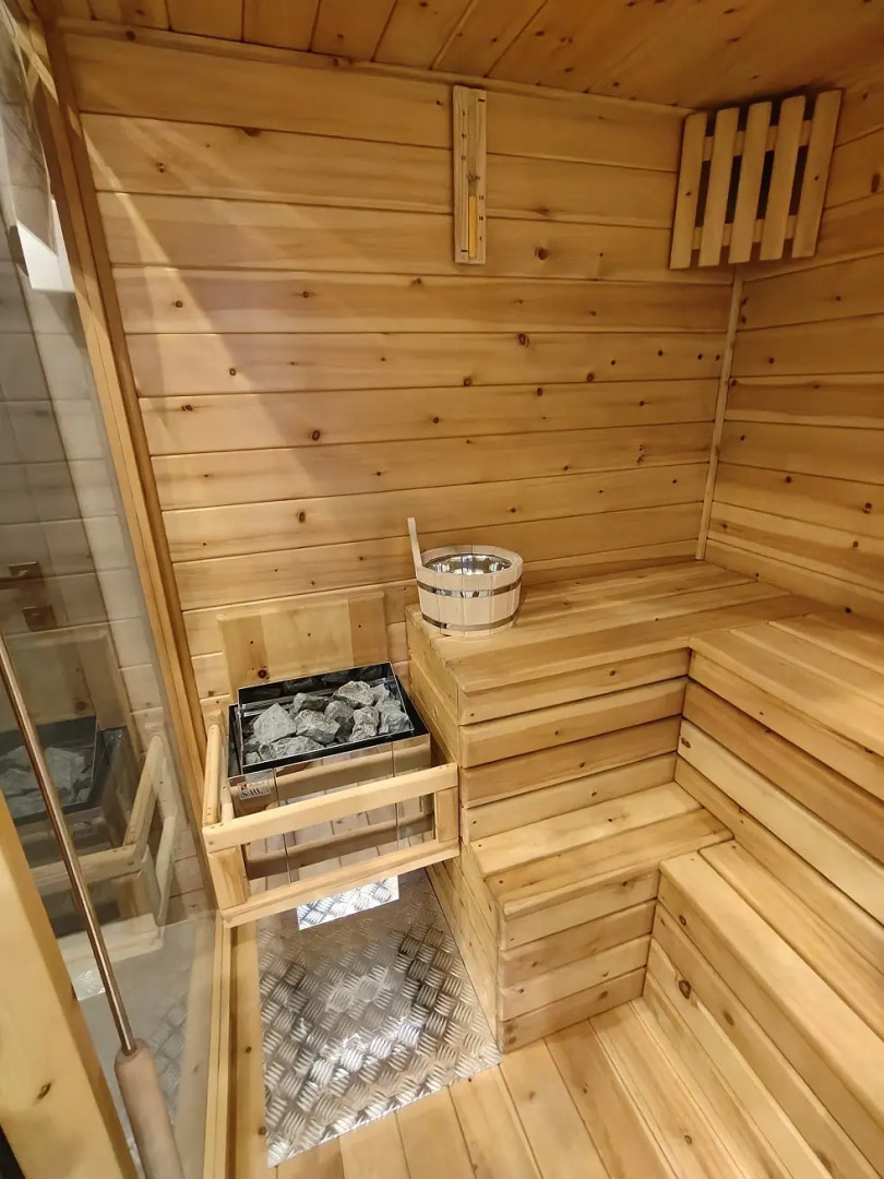 Квартира с сауной посуточно и  2х уровневой спальней