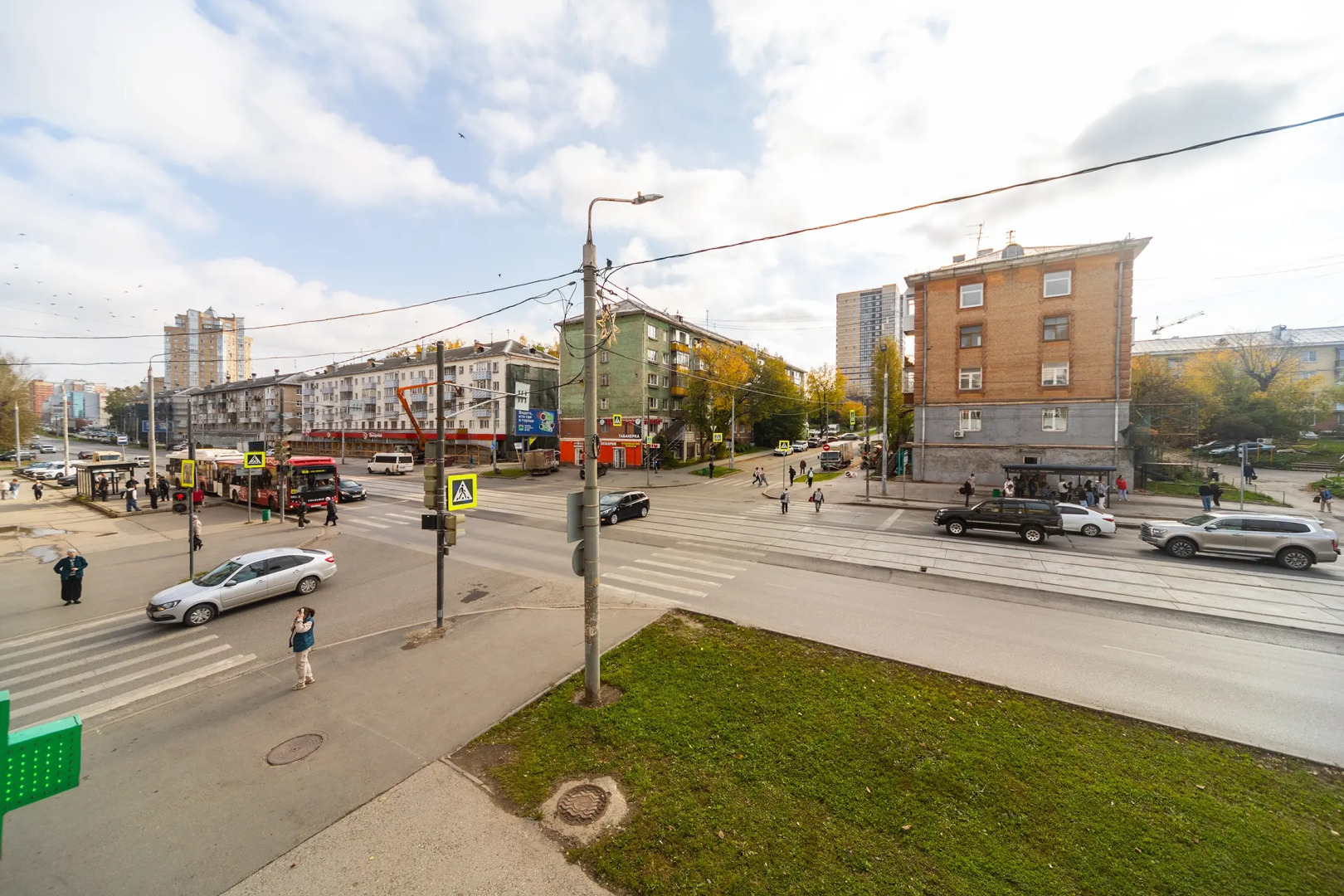 Апартаменты Мира 90