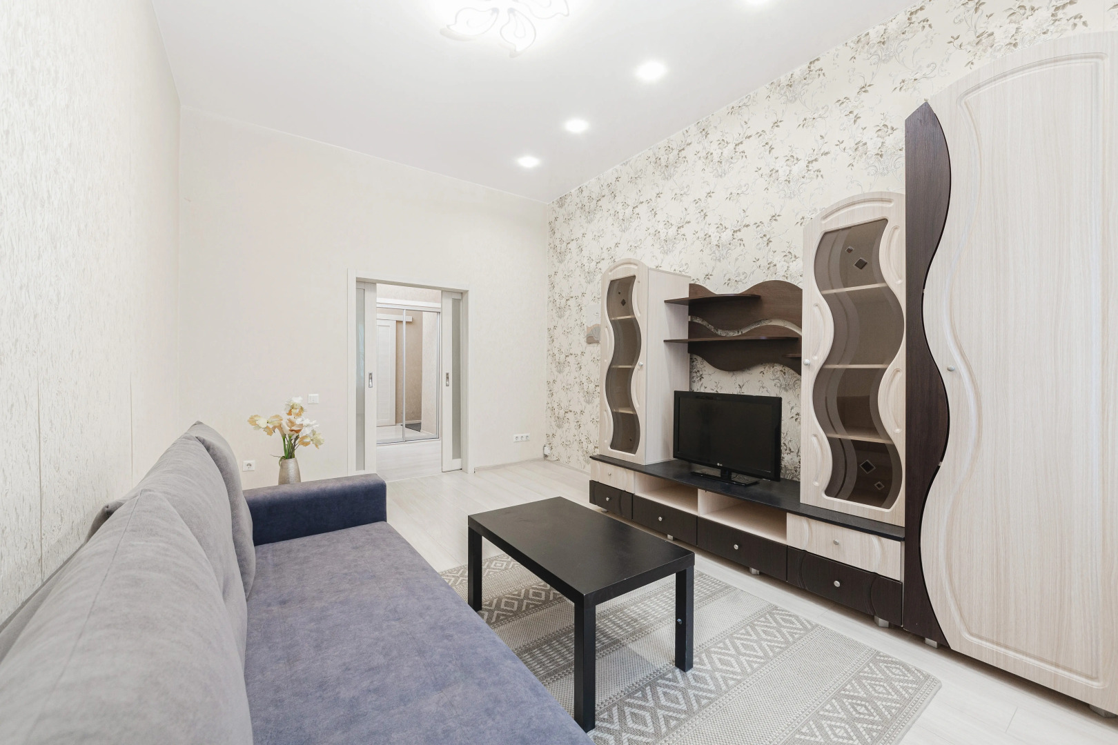 Новые апартаменты в центре на площади Победы