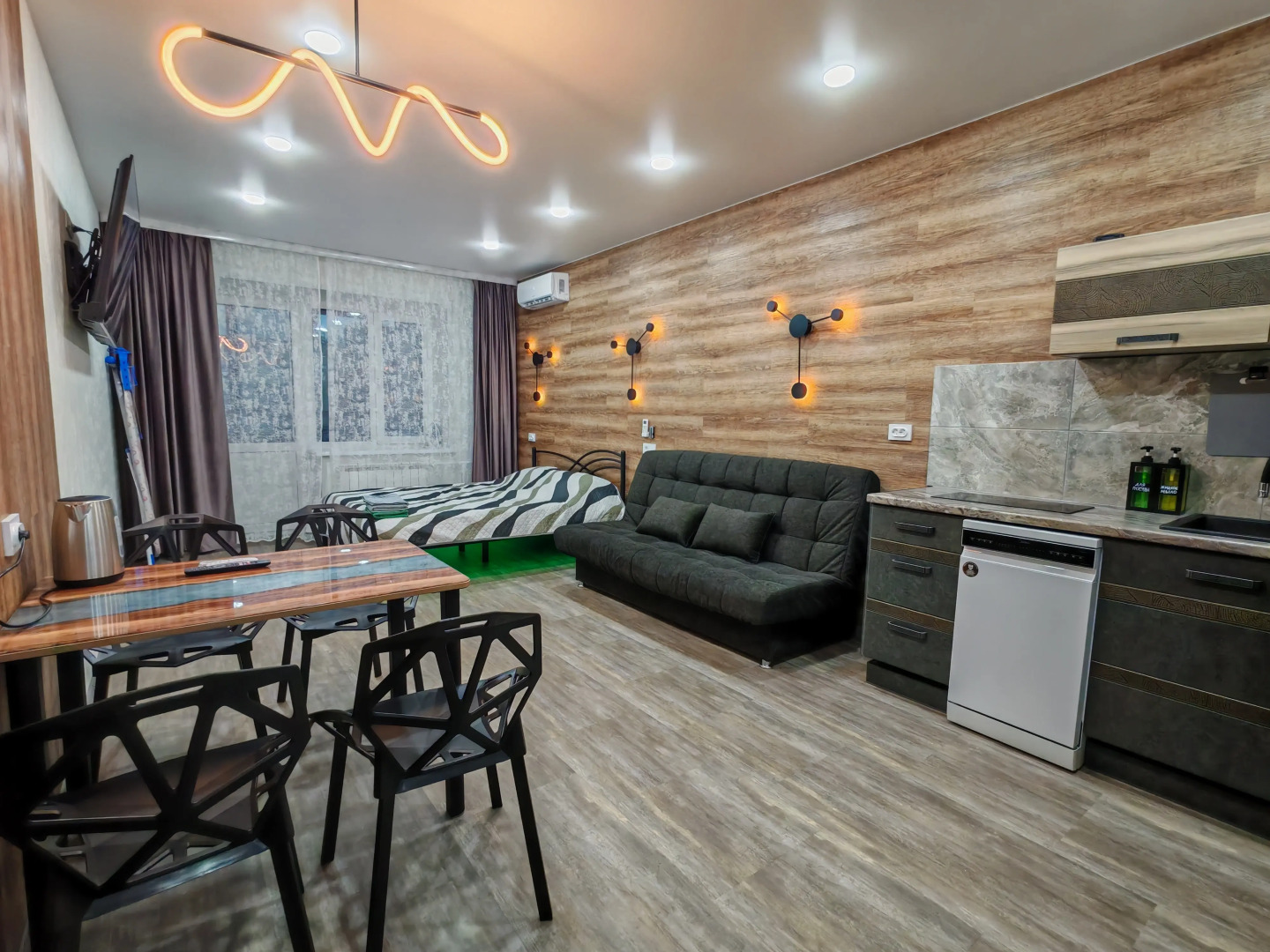 Апартаменты Двухкомнатные Люкс в Центре Абакана