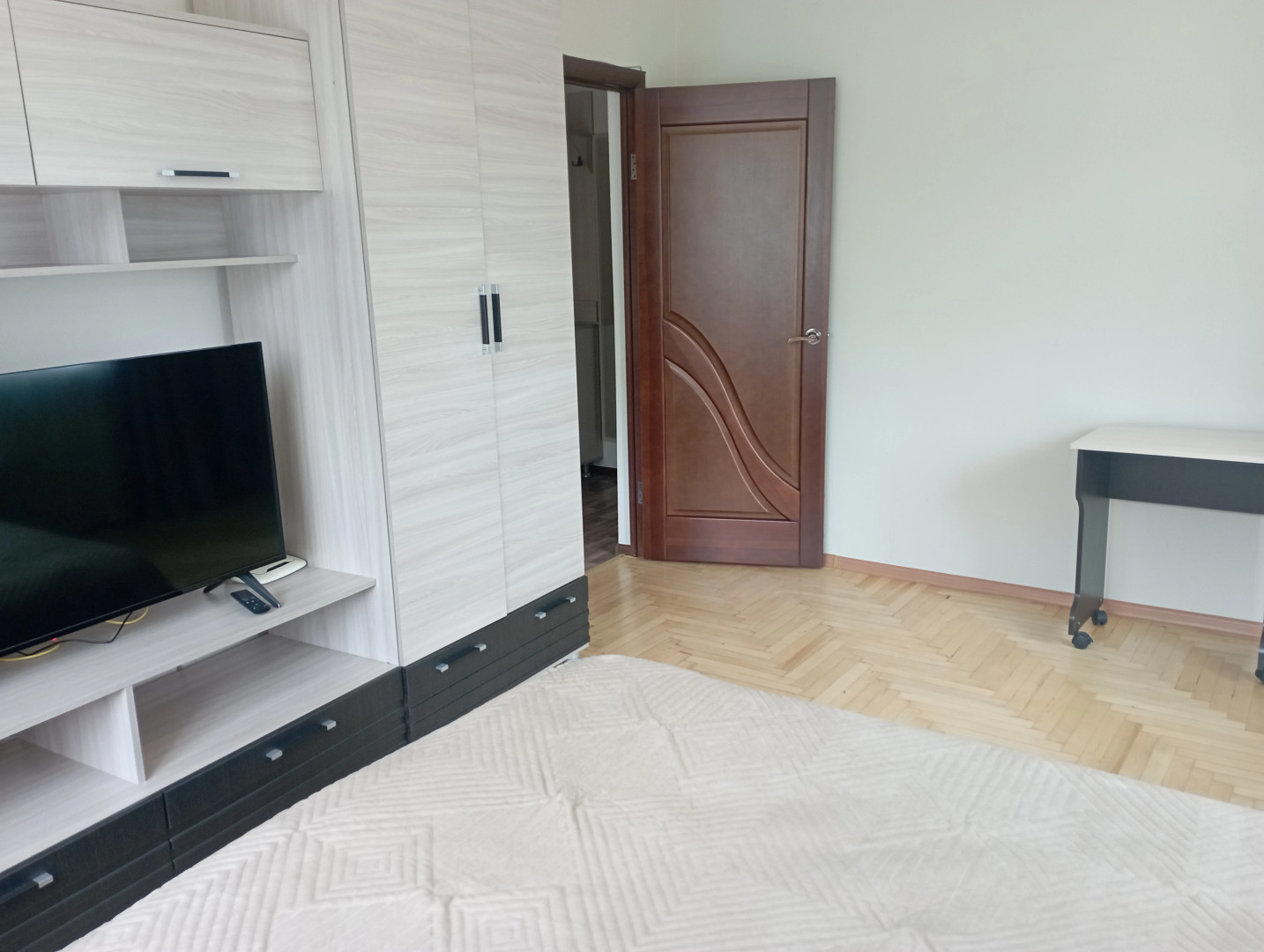 Квартира Двухкомнатная на Тельмана 5