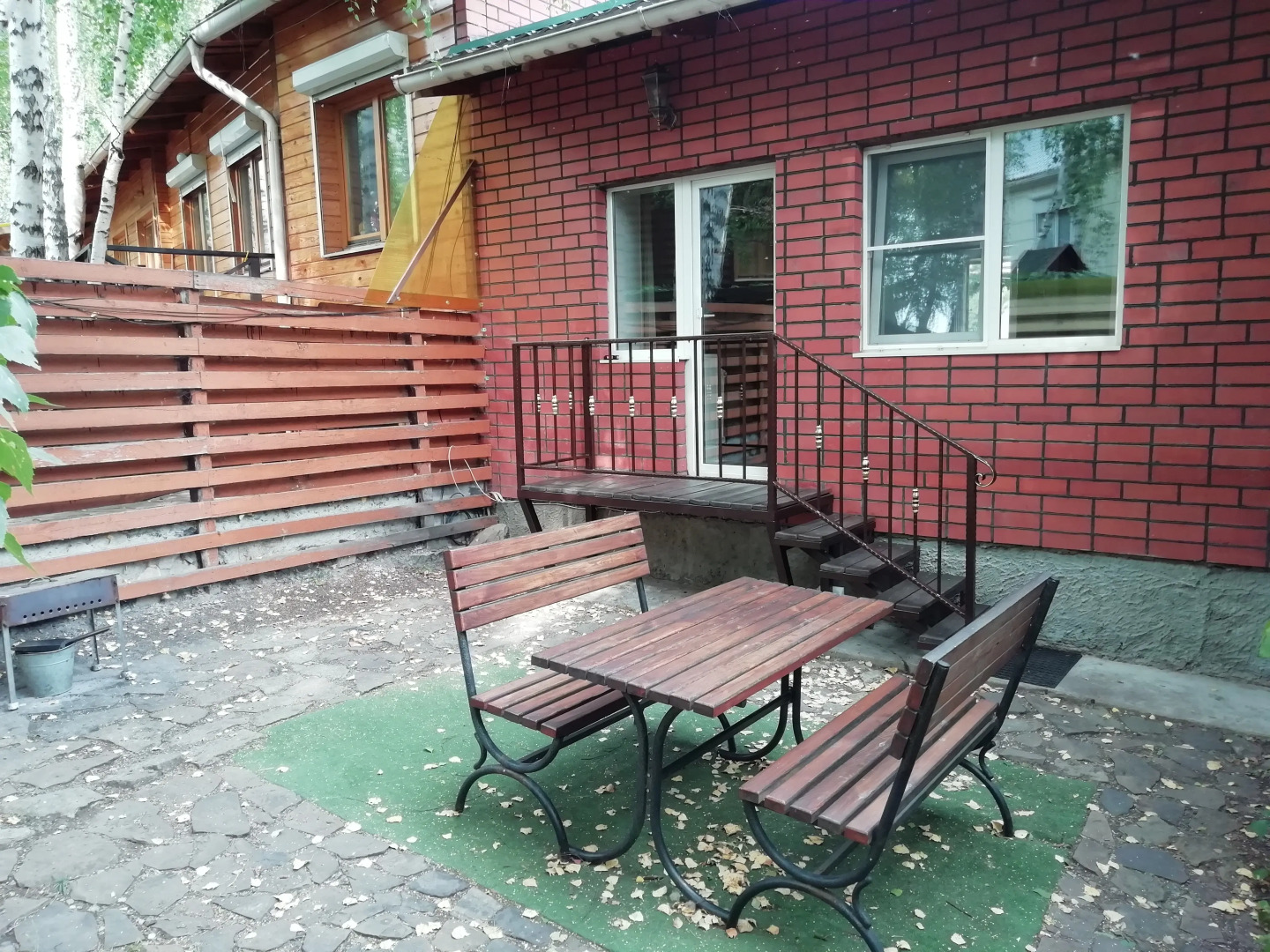 Частный дом с видом на лес