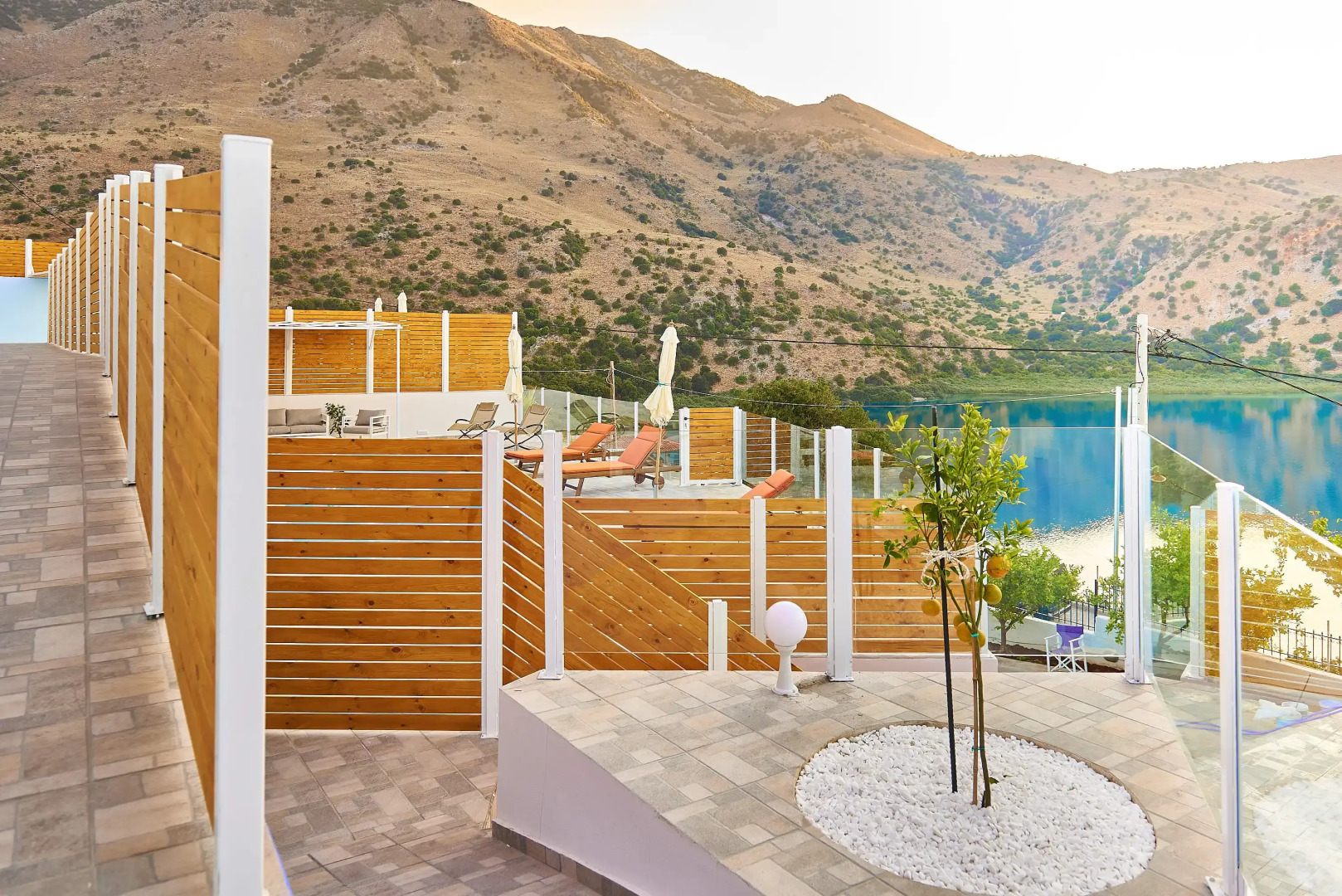 Отель Lake View Suites