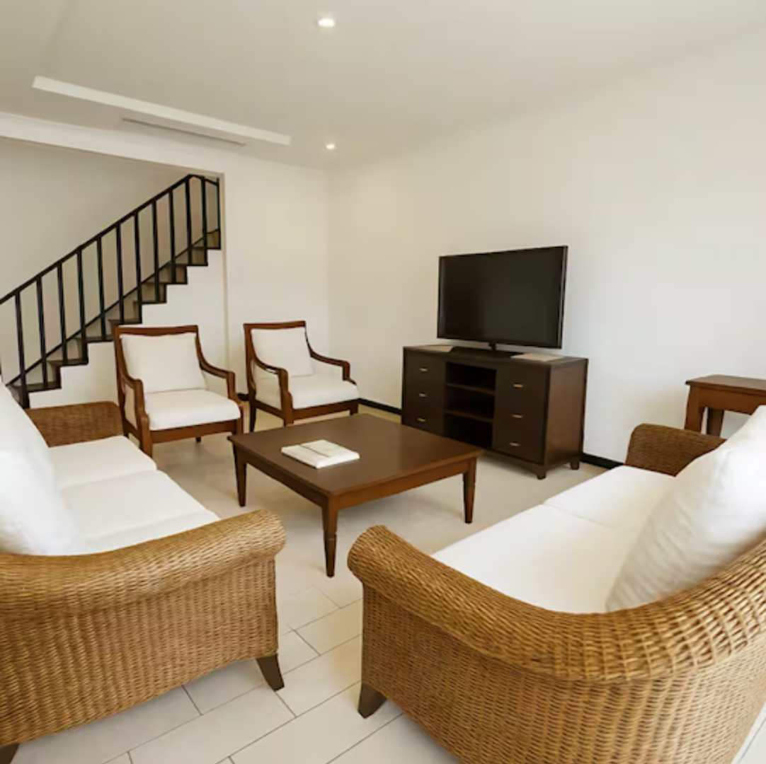 Вилла с Выходом на Пляж Eden Island