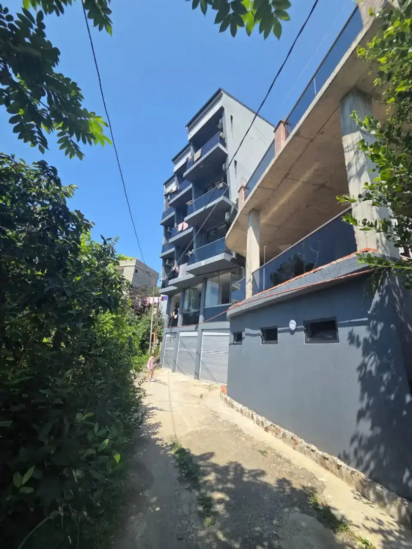 Отель TJ GARDENS