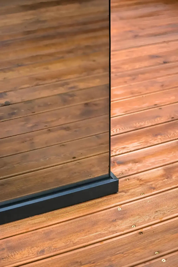 Частный Дом на Берегу Реки с Авторским Дизайном