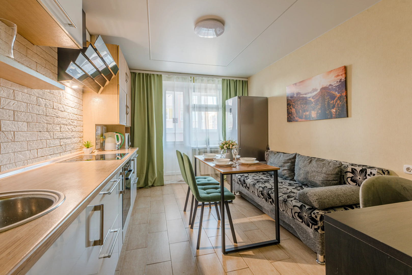 Квартира 1-к у залива на Маркова 8/1 от RentAp, 4 сп.места