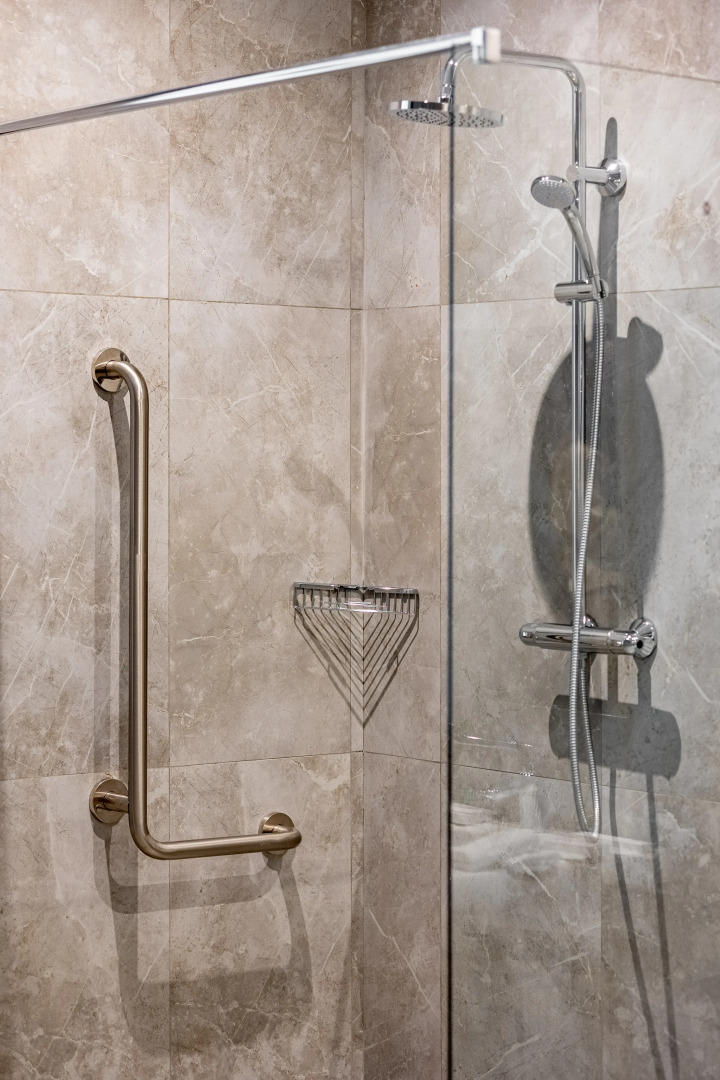 Отель Ирыстон