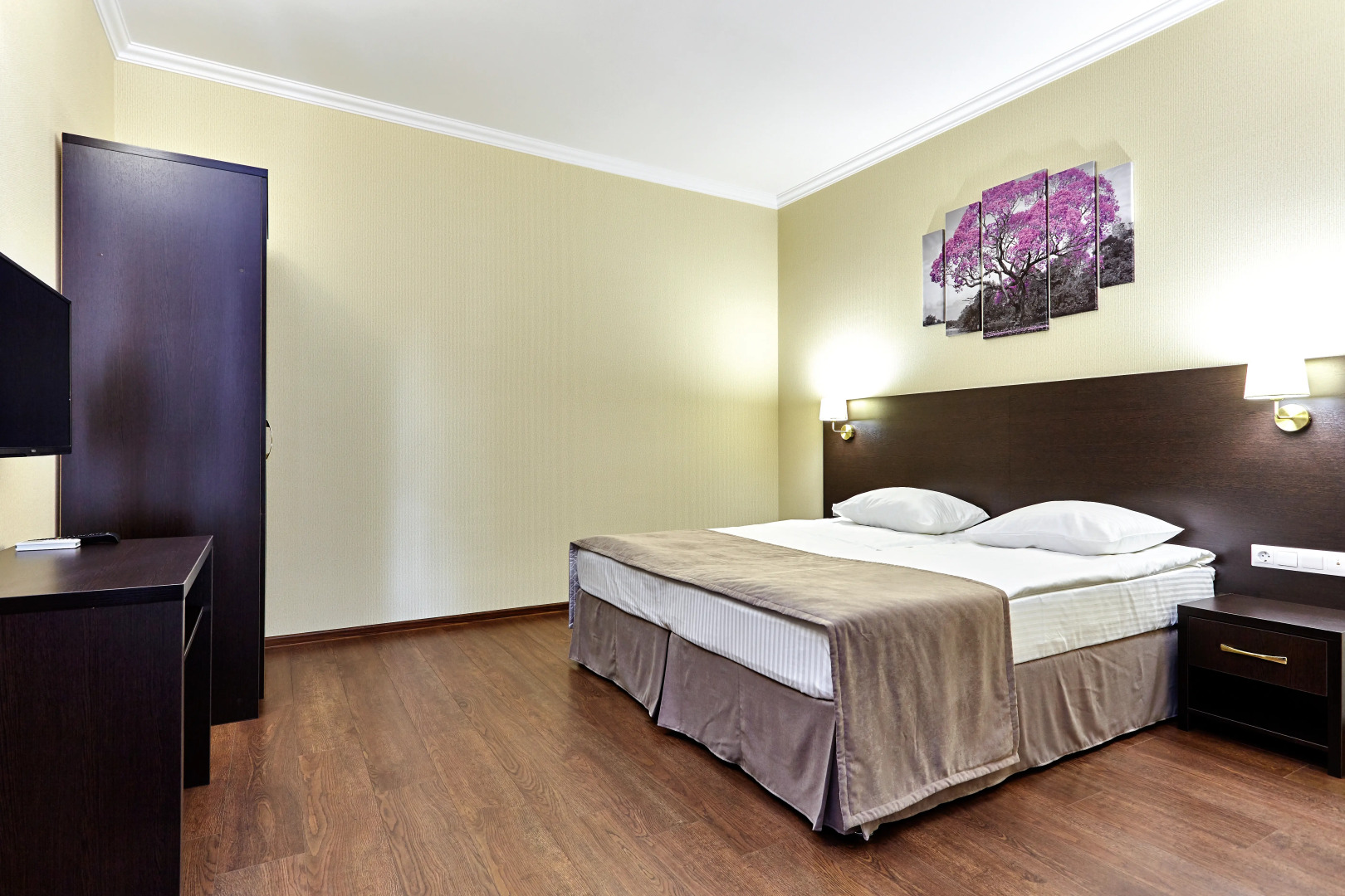 Отель Мелитон