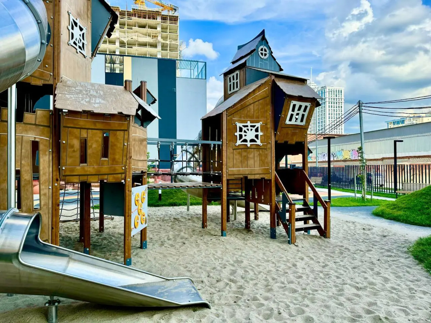 Апартаменты ВыДома в самом центре города ЖК City Life