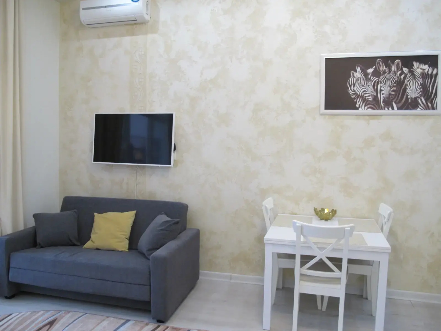 Апартаменты бульвар Надежд 6/2