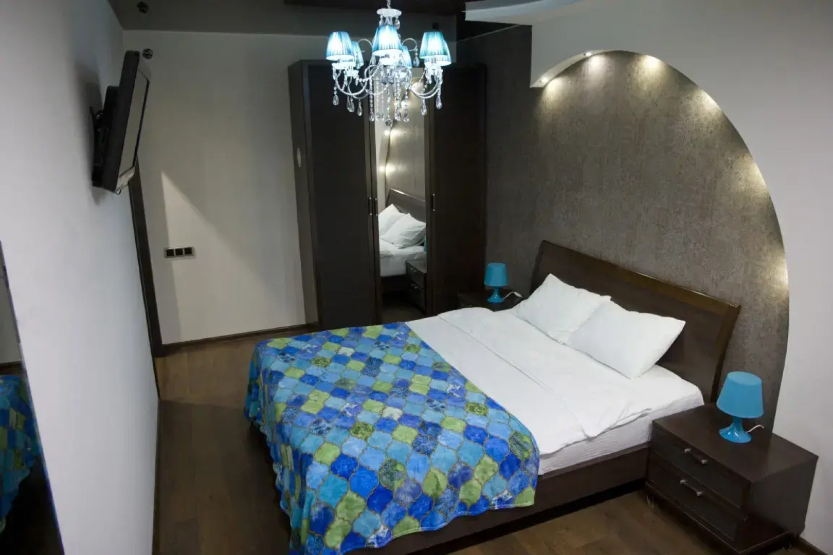 Двухкомнатная Квартира с Джакузи и Теплым Полом