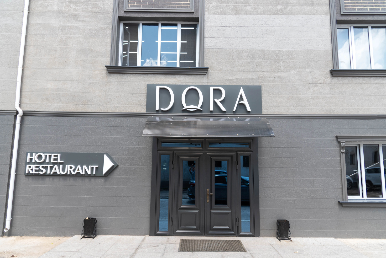 Dora Hotel