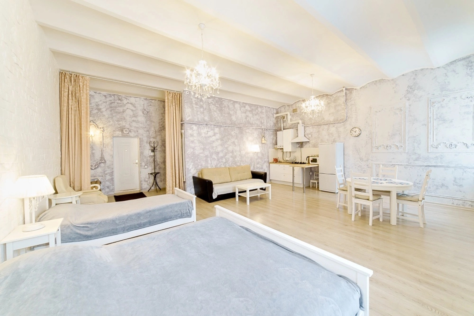 Апартаменты Сутки-Дом - Personnage