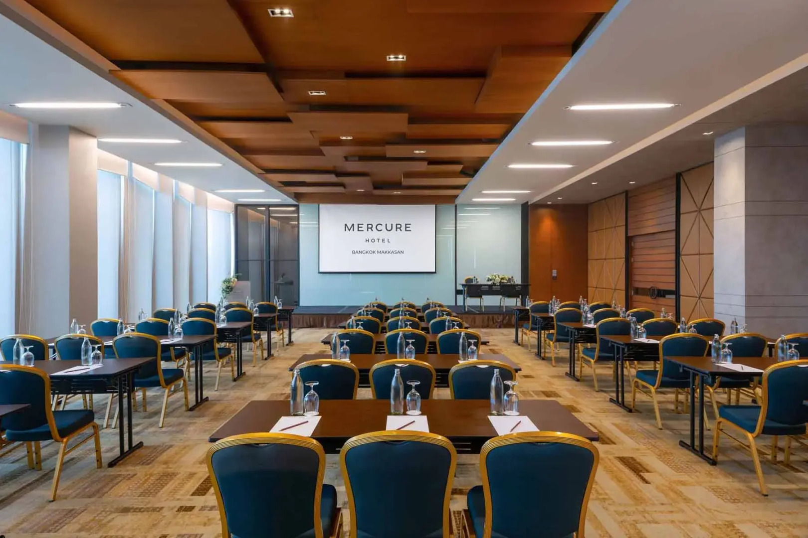 Отель Mercure Bangkok Makkasan