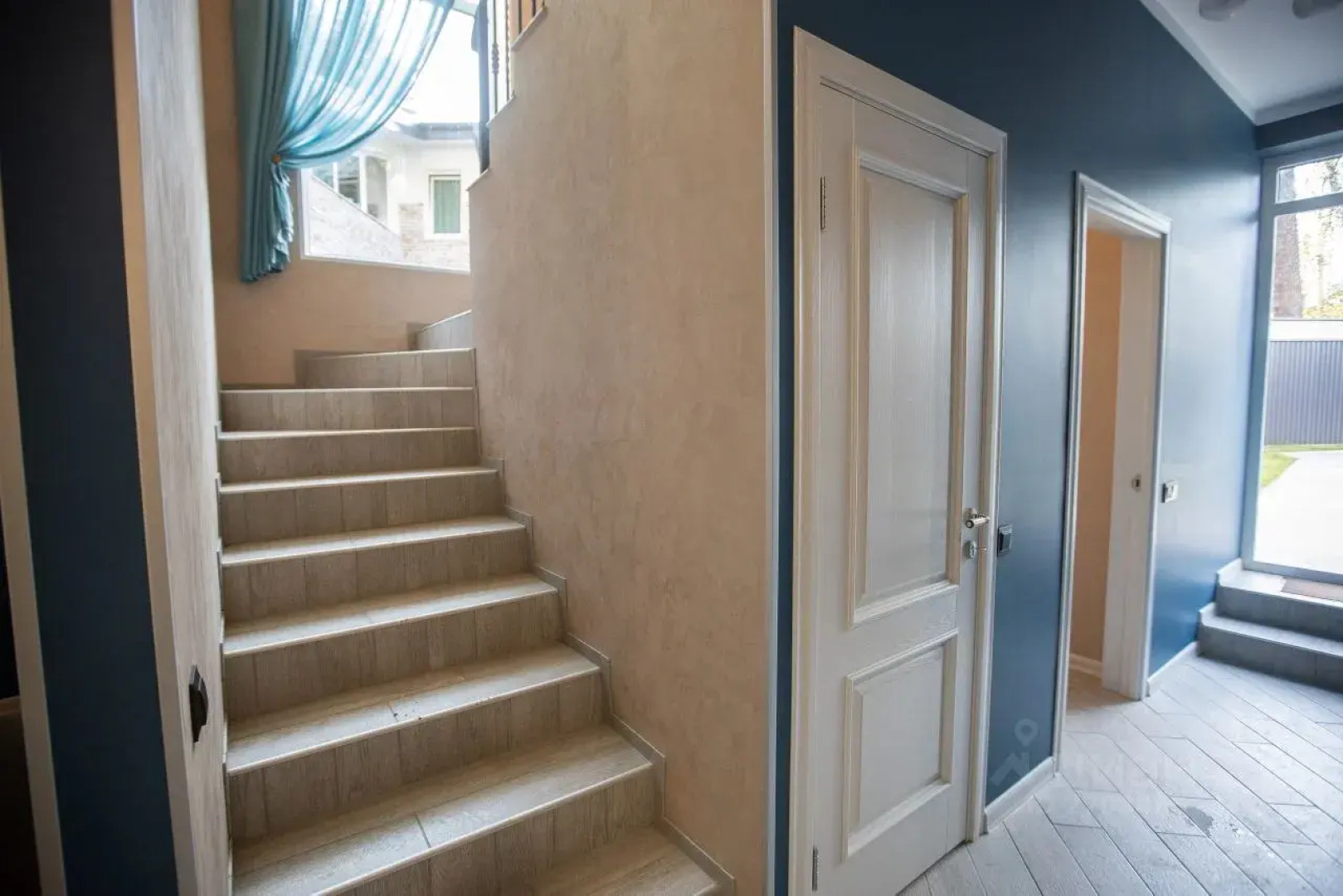 Частный дом у Реки с Баней