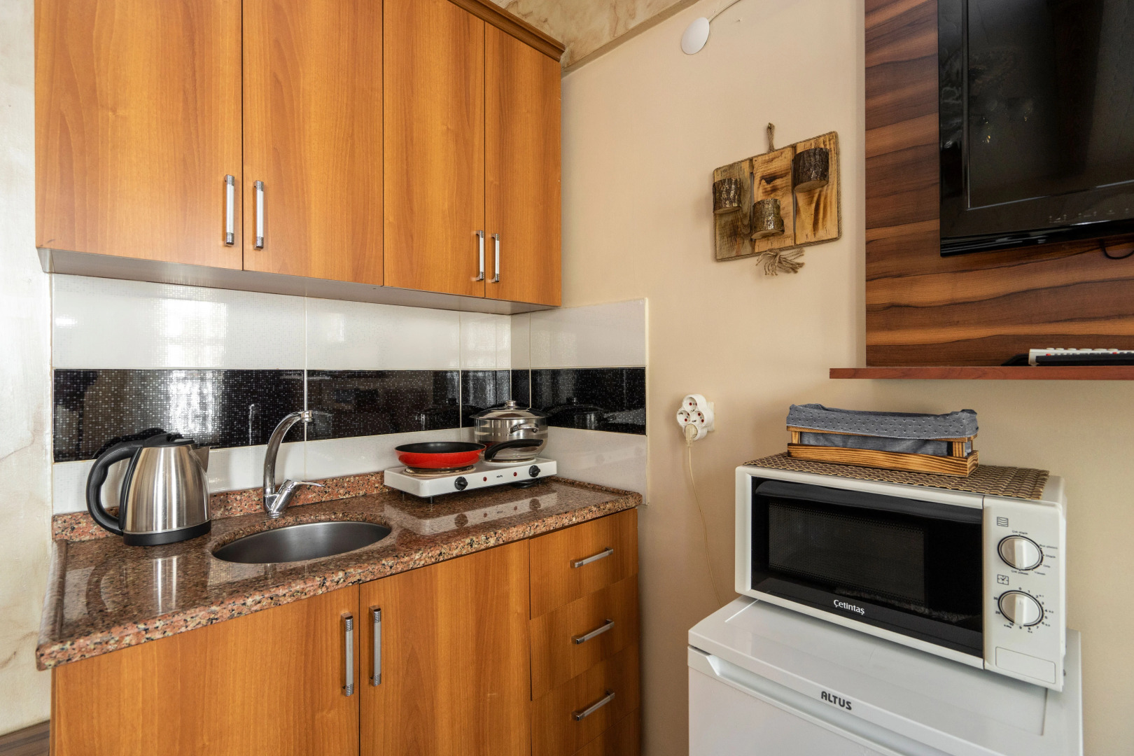 Pi Home & Apartments