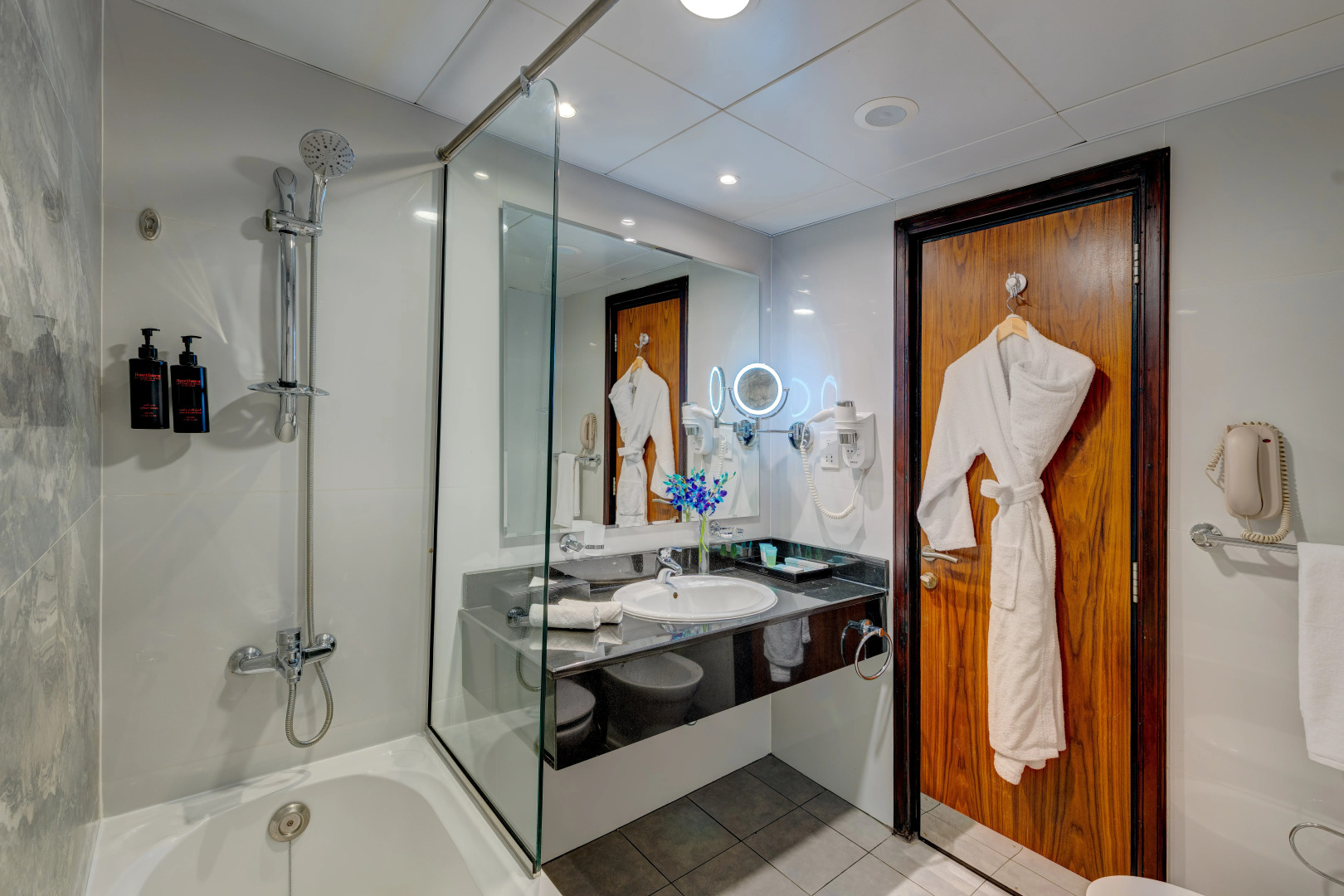 Отель HAWTHORN EXTENDED STAY BY WYNDHAM ABU DHABI