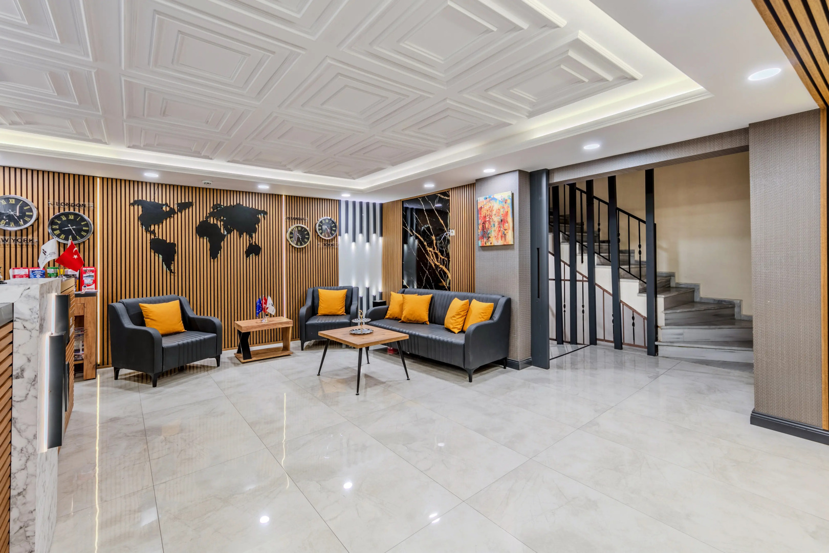 Отель Roys Hotel & Suites