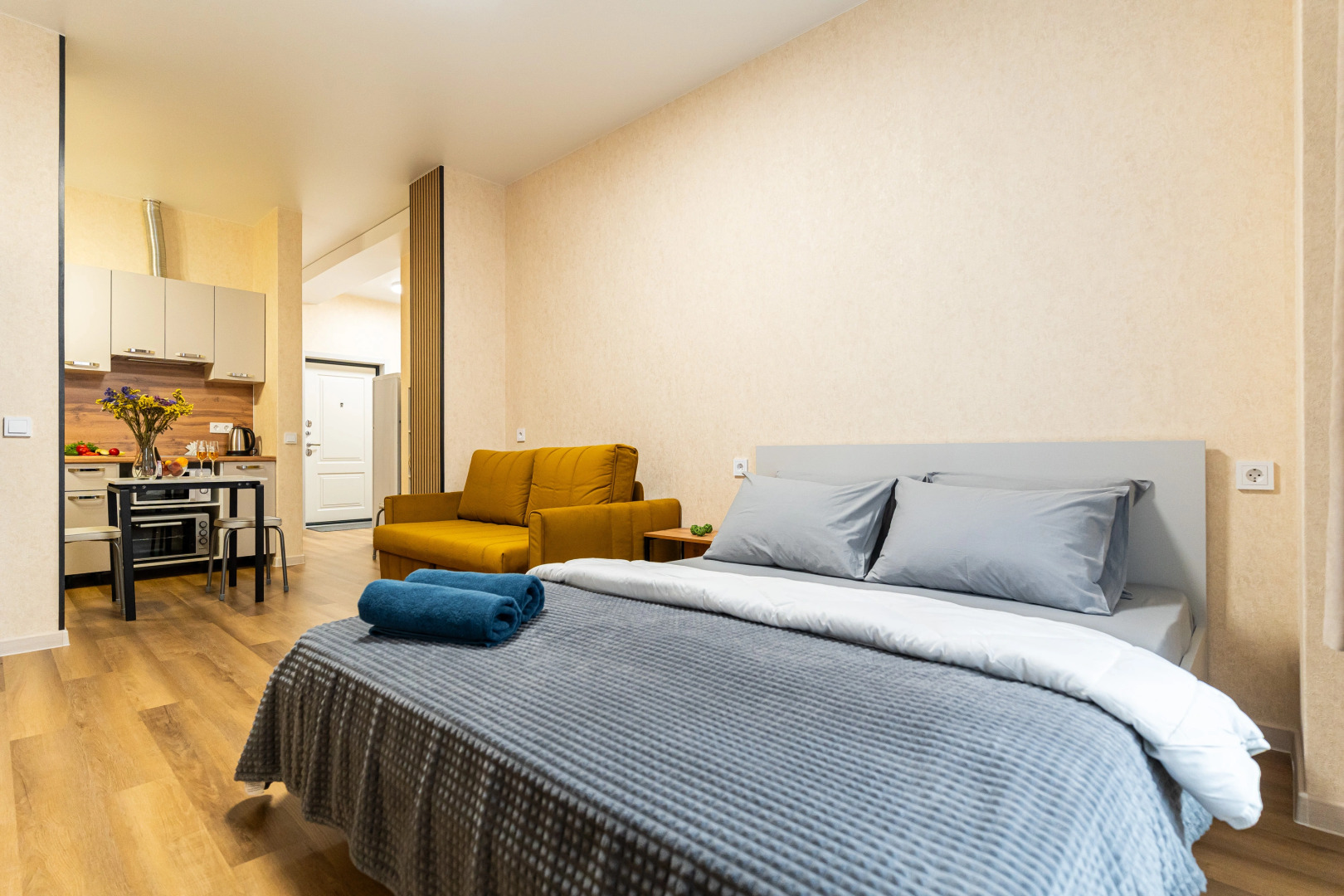 Апартаменты в Нoвоpоccийcкe c Дизaйнерcким Рeмoнтoм