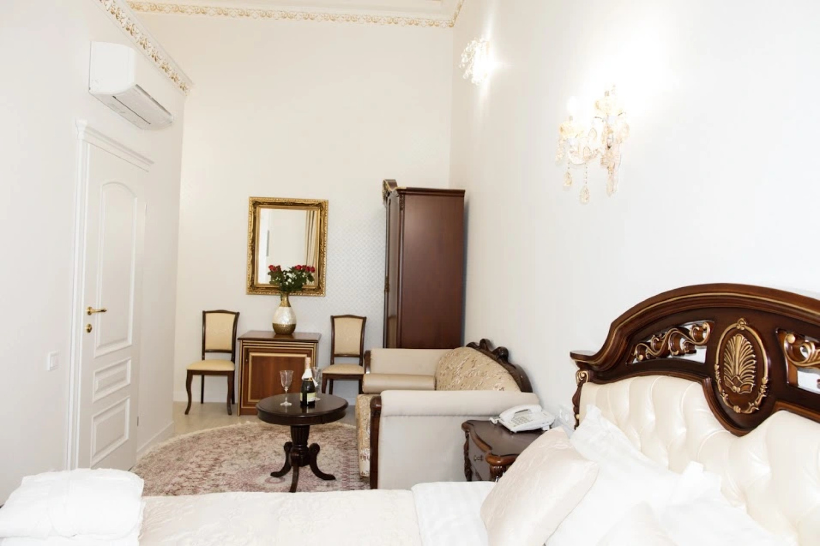 Гостиница De Versal