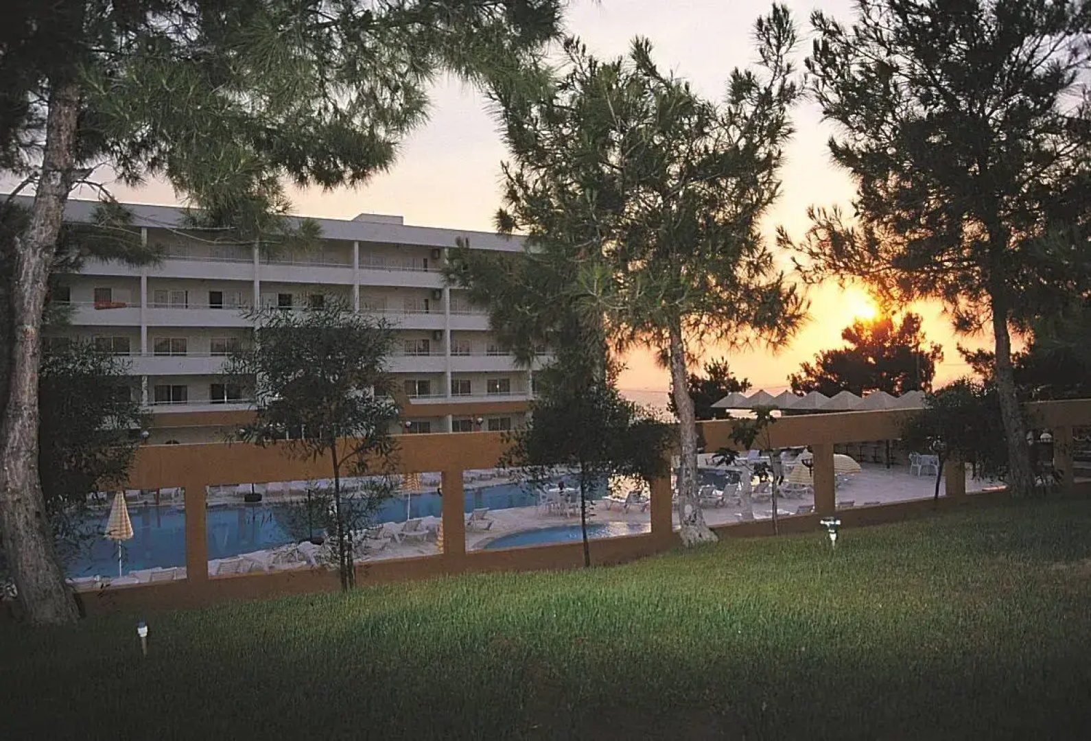Апарт-Отель Tuntas Family Suites Kusadasi