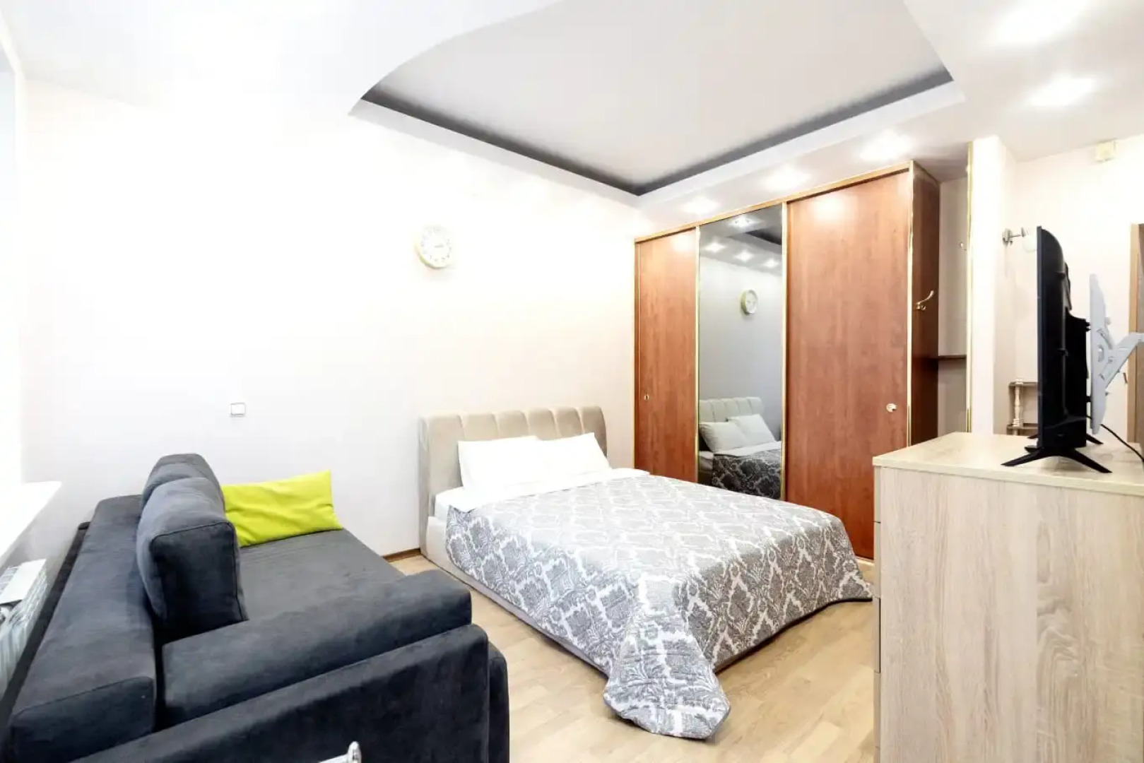 Апартаменты ЖД Вокзал Кирова 1