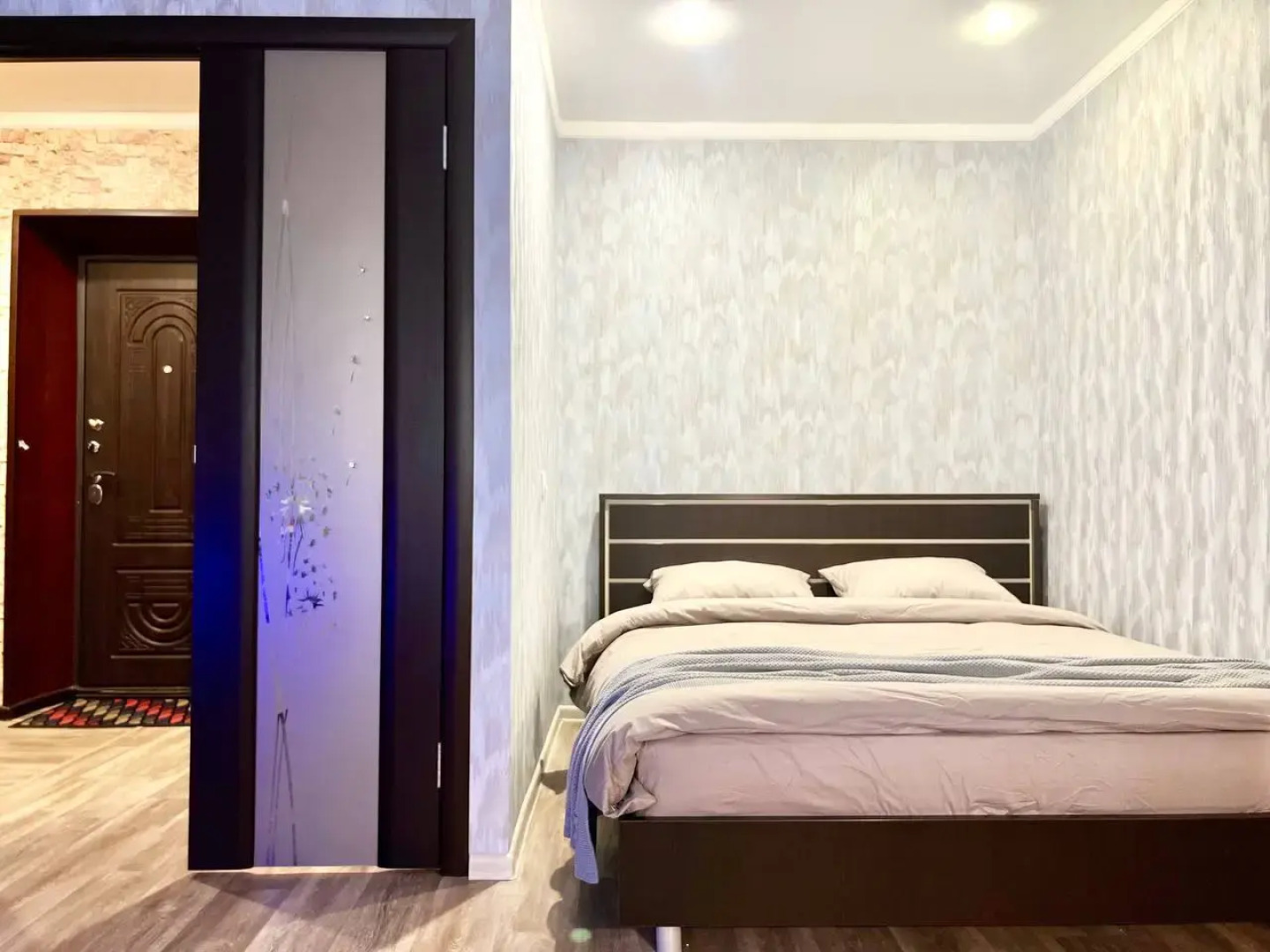 Квартира Просторная с Балконом на Строителей 2