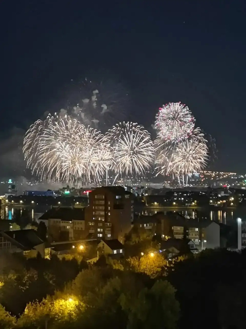 Квартира Milk&Honey Studio с шикарным видом на город и реку