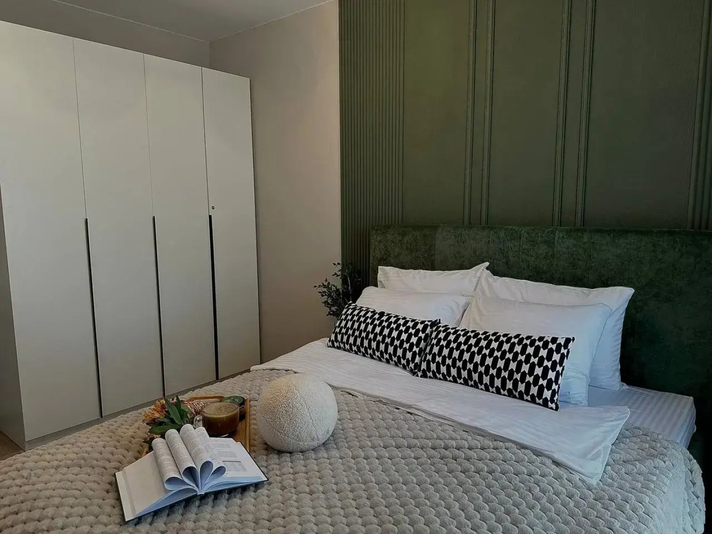 Квартира Поделам Просторная  с видом на озеро