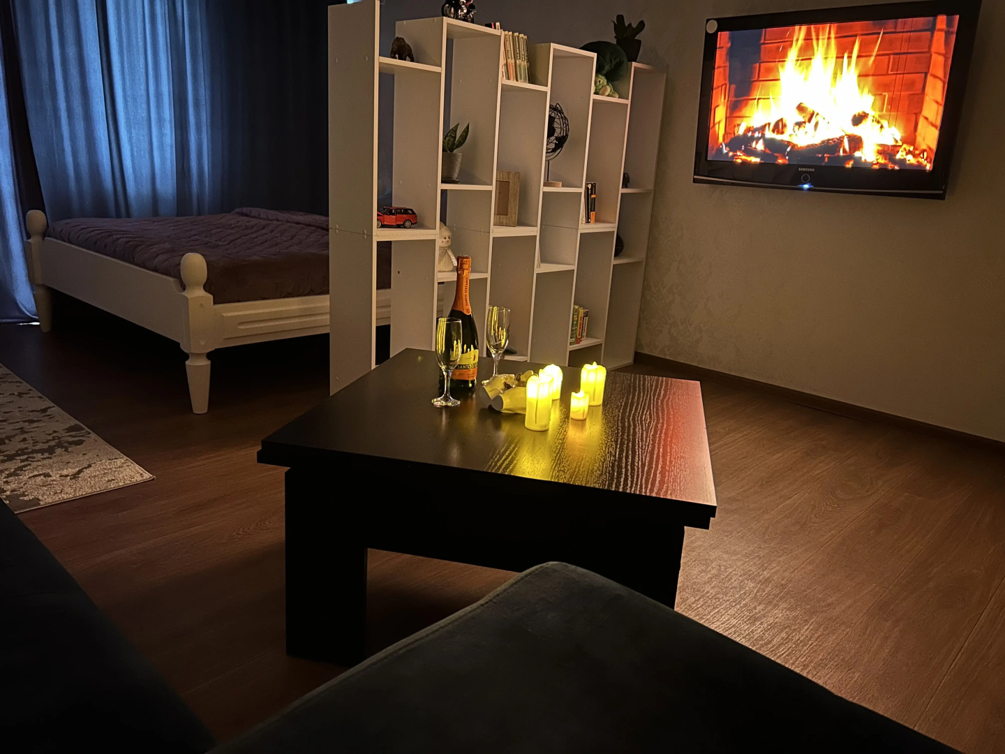 Квартира Уютная просторная однушка (55кв.) с АЛИСОЙ