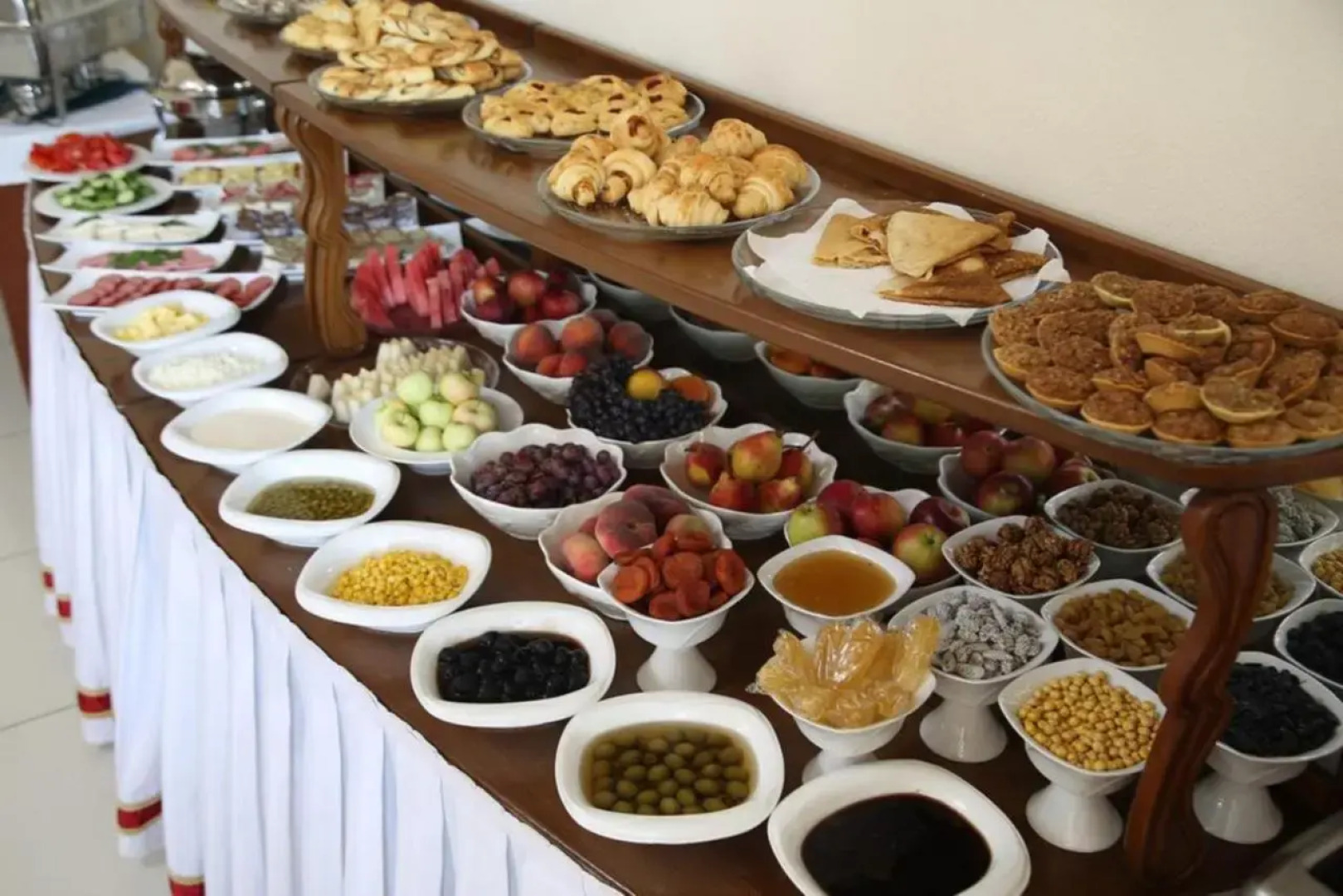 Отель Grand Nur