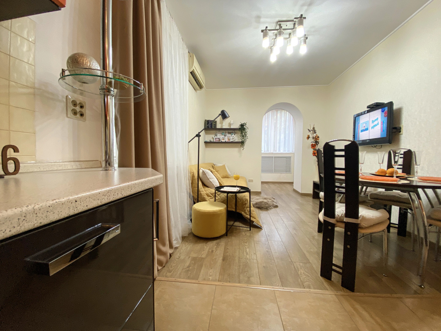 Апартаменты Стильная Квартира Возле Комсомольского Парка by Sutki26