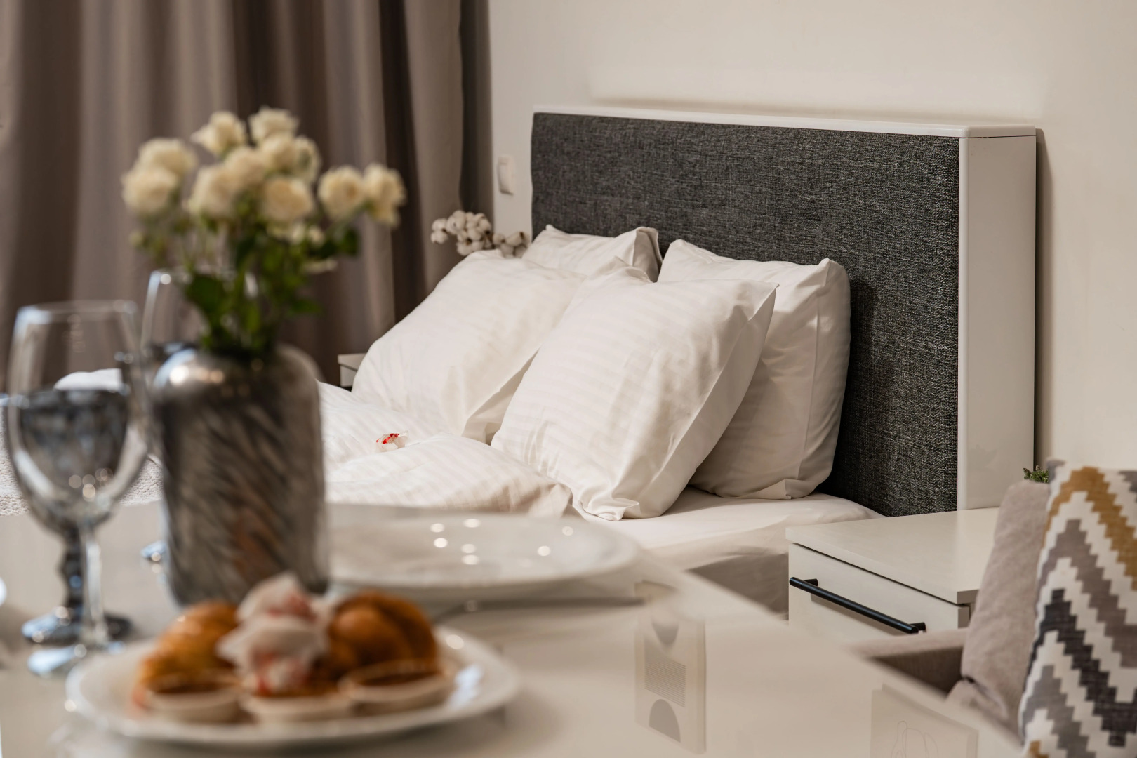 Апартаменты SKY INN Color Grey