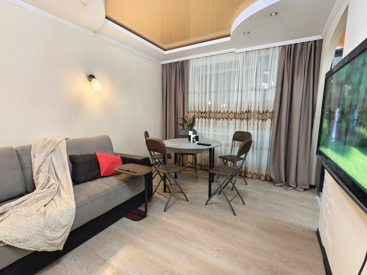 Квартира Уютная Трёхкомнатная в Центре Ул. Лейтенанта Шмидта 2