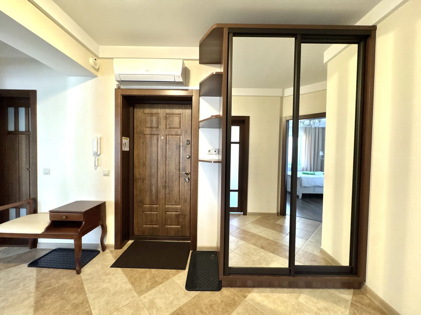 Апартаменты Chill Pill центр самозаселение 24/7-1