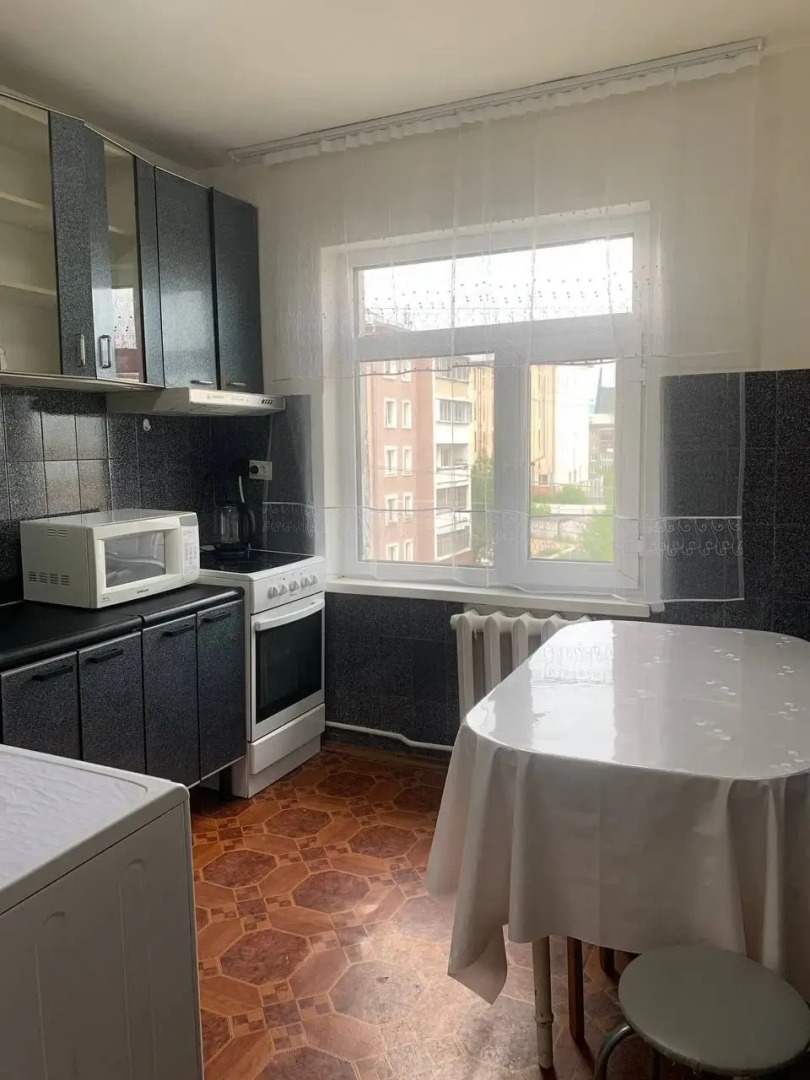 Квартира Двухкомнатная возле ЖД и ФСК