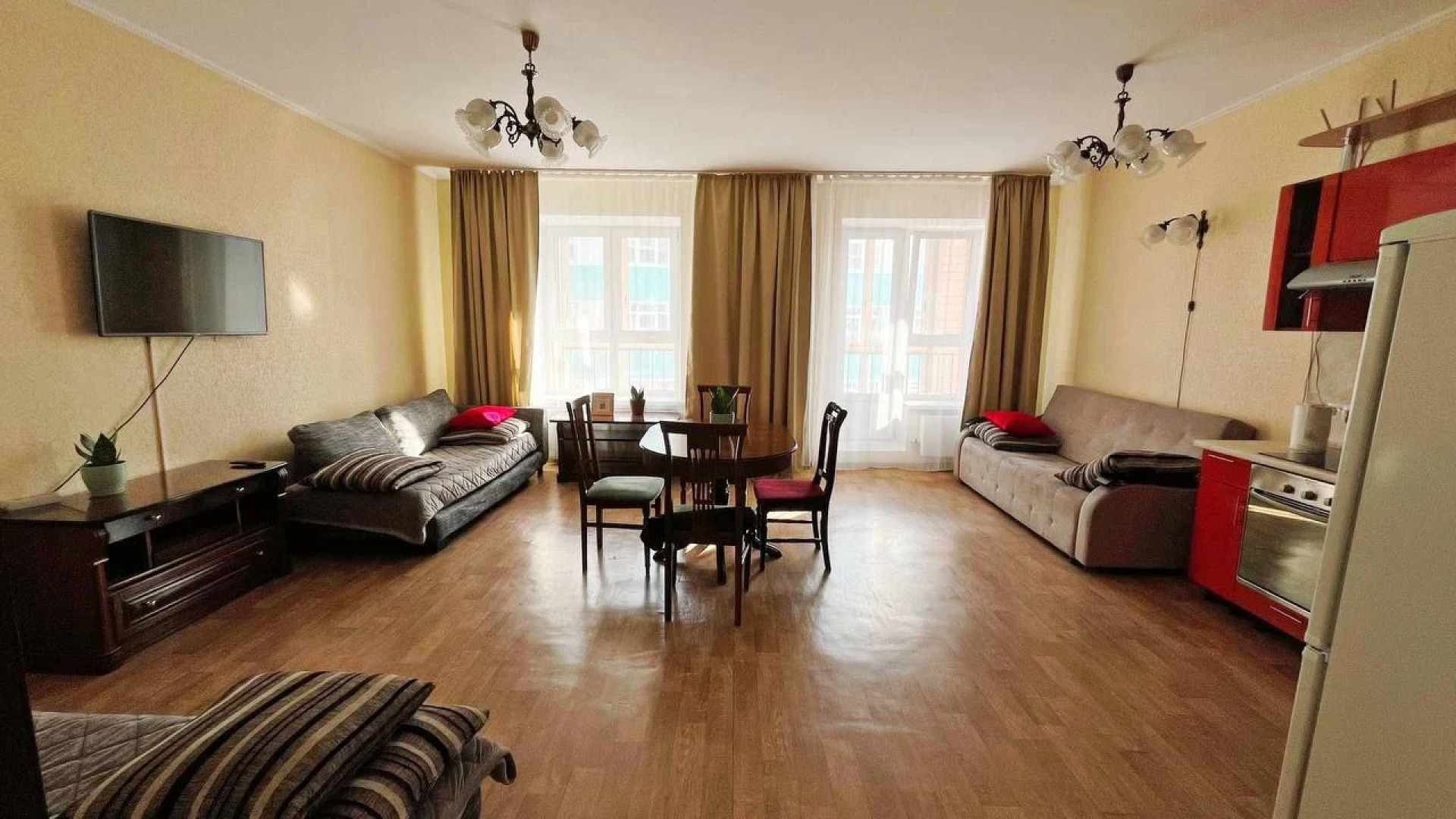 Квартира Трехкомнатная в Центре Города на Ямской