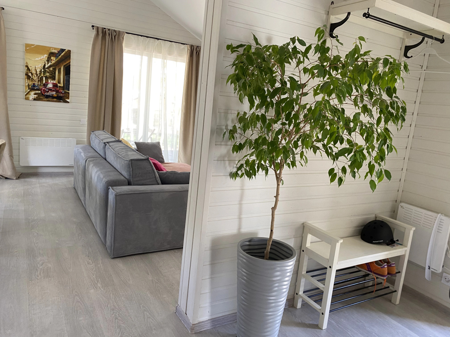 Гостевой дом в Грин Лаундж в окружении леса на берегу Истры