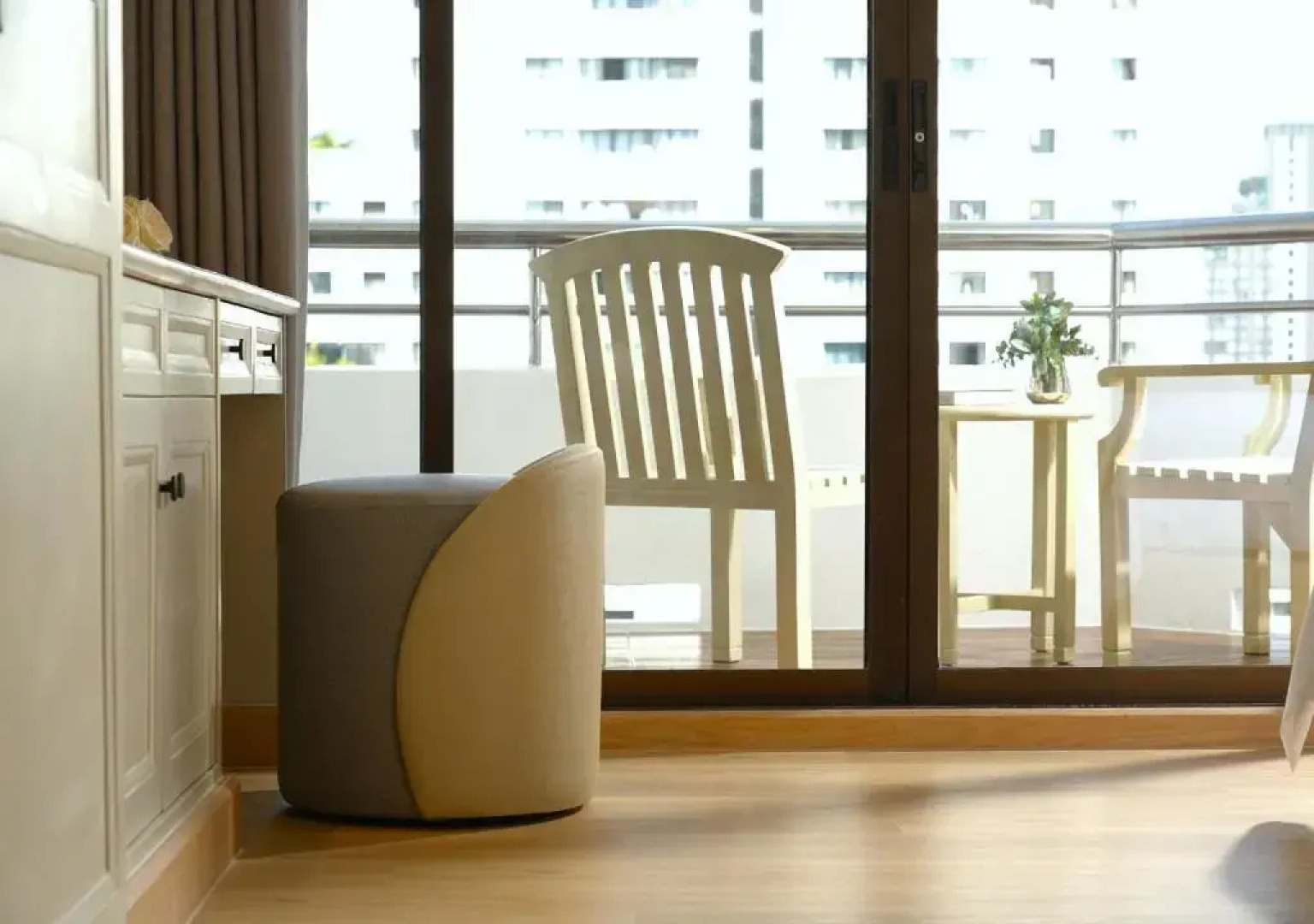 Отель Centre Point Hotel Sukhumvit 10