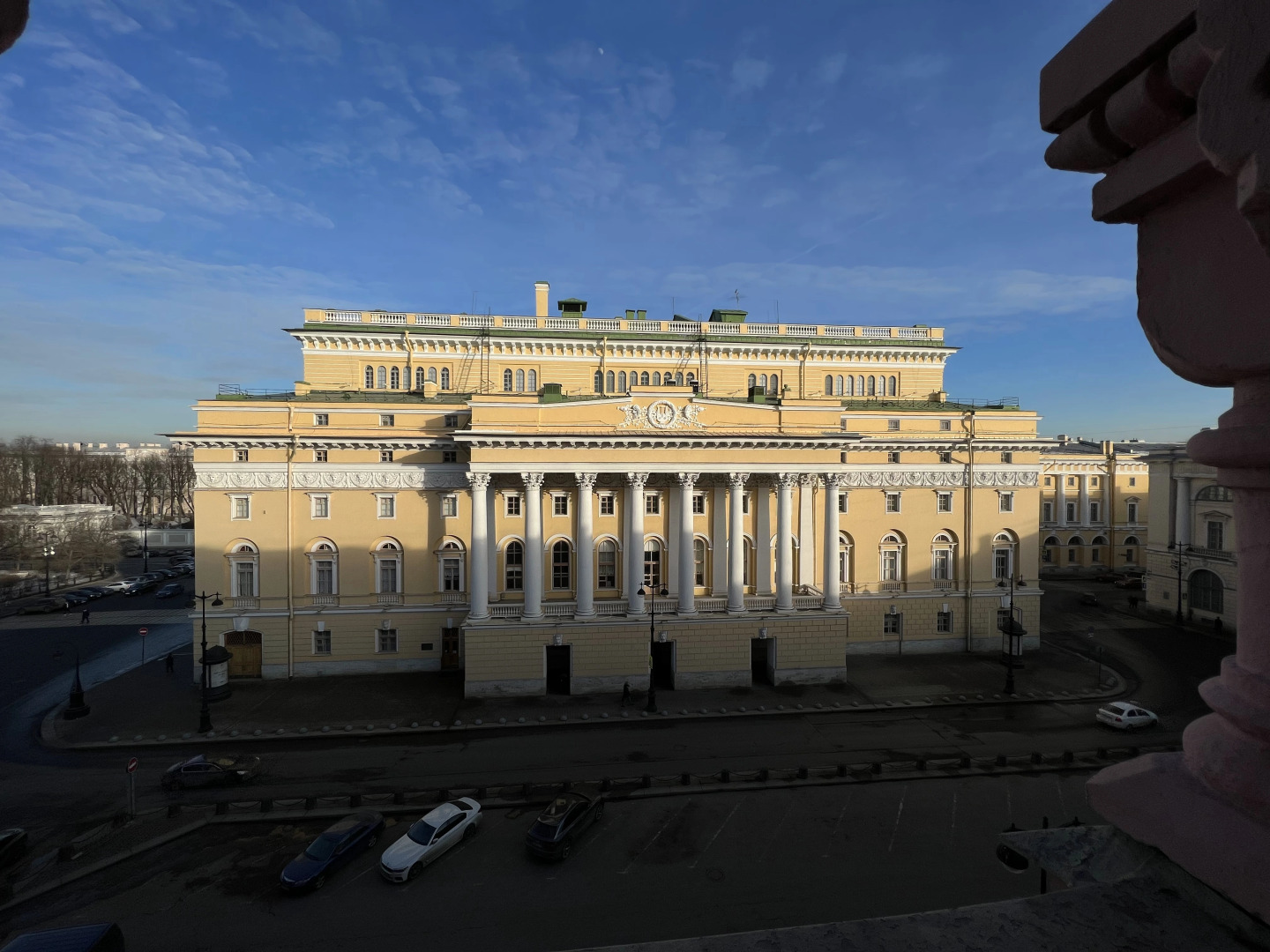 Апартаменты Minin Apartments с видом на Александринский Театр 130 кв.м.