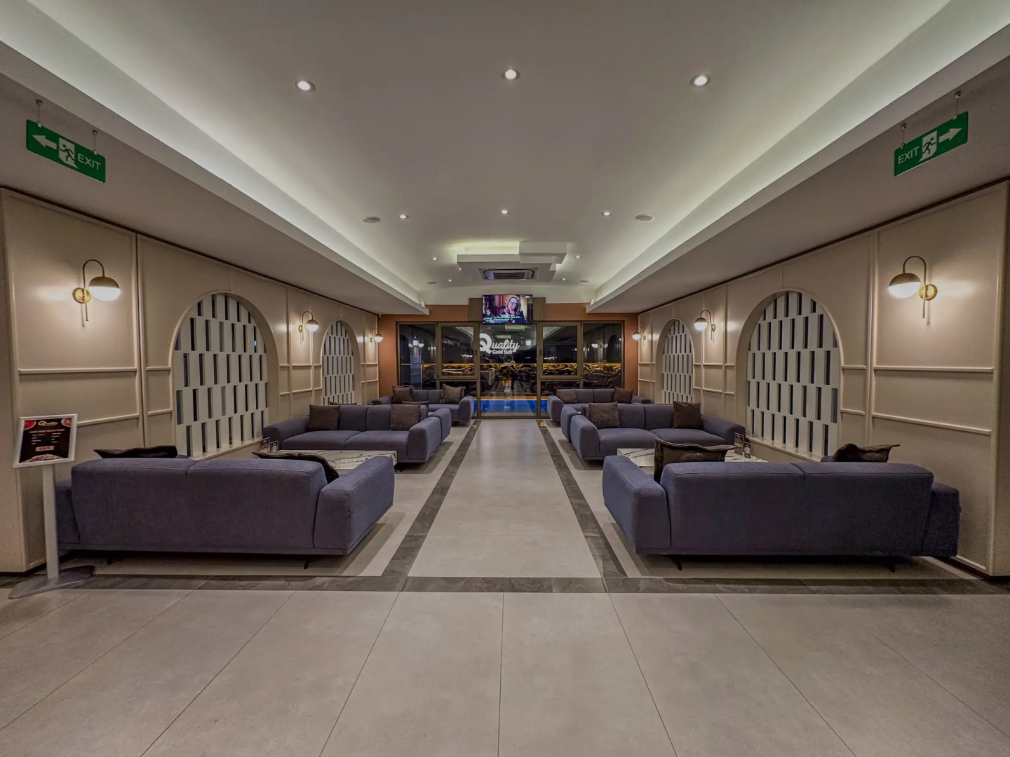 Отель Quality Gold Suite