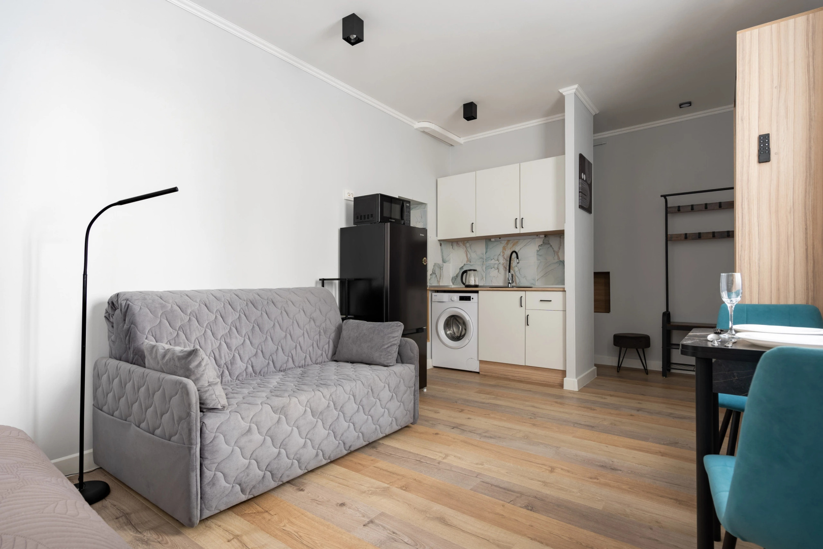 Апартаменты Let Your Flat Season