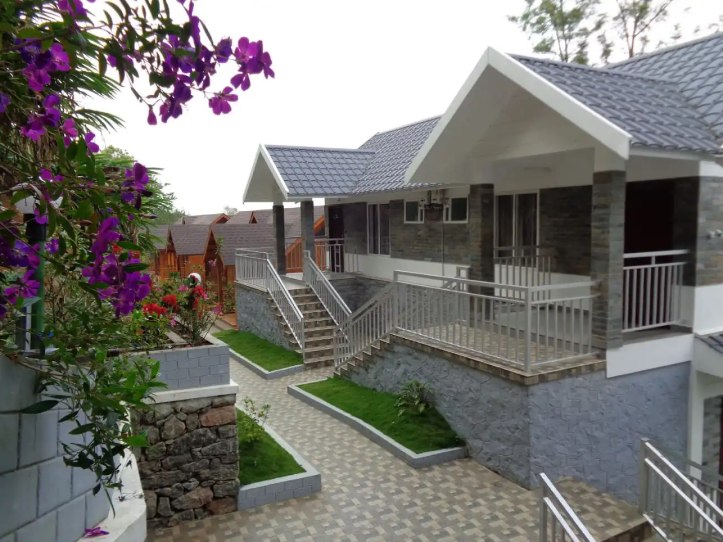 Отель Camellia and Elettaria the Twin Resorts