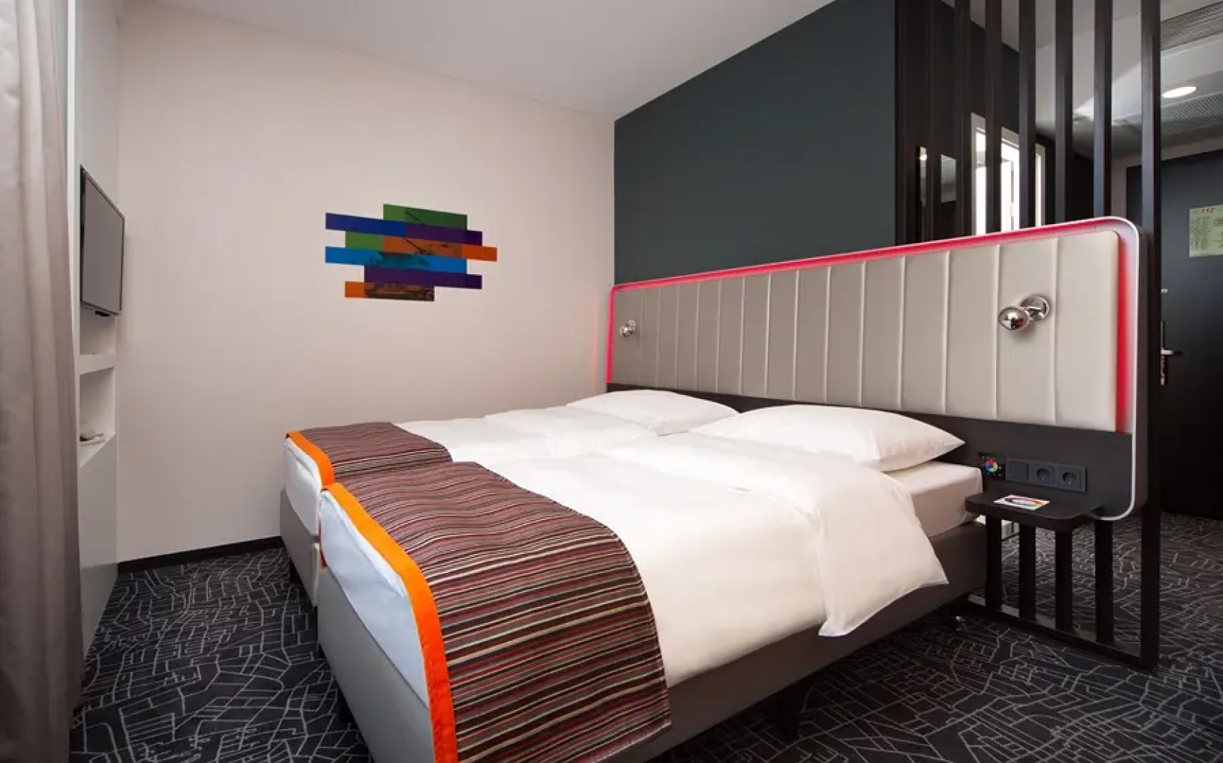 Отель Демидов Плаза