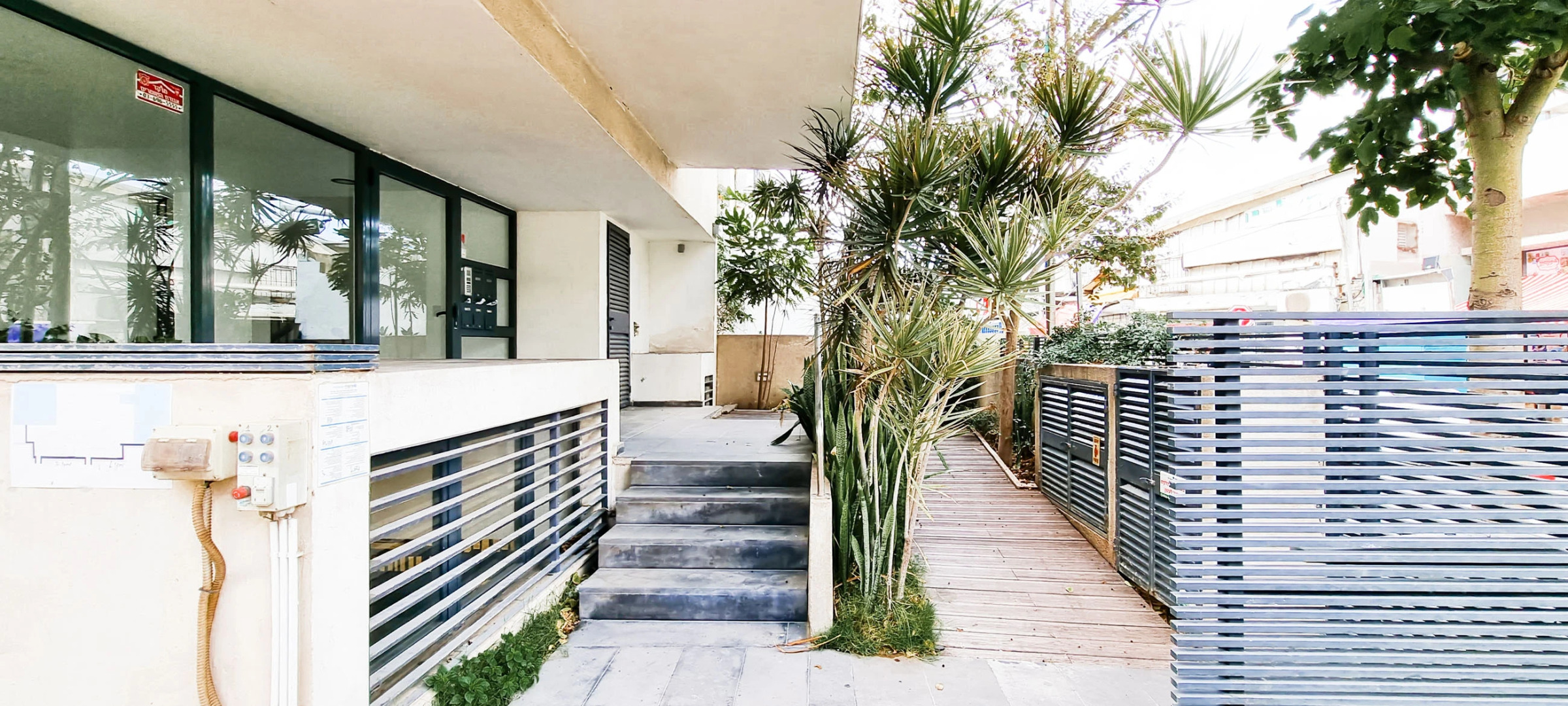 Апартаменты Ophrys 1BR Tel Aviv Kerem Kalisher