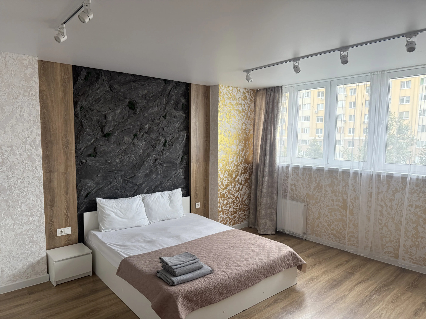 Квартира Уютная студия с дизайнерским ремонтом на ул. Мира