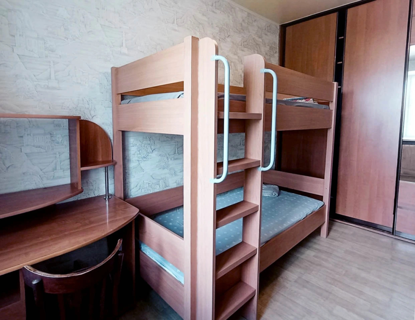 Квартира эконом двухкомнатная рядом с центром, 33 квартиры